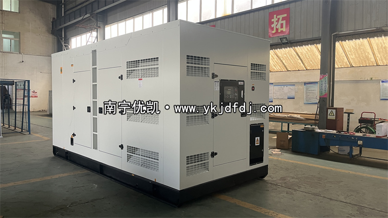 2025年7月15日，國外項目480KW上柴靜音柴油發(fā)電機組裝車發(fā)貨憑祥口岸